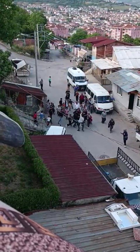 kocaelideki-iki-grubun-kavgasinda-tuglalar-havada-ucustu