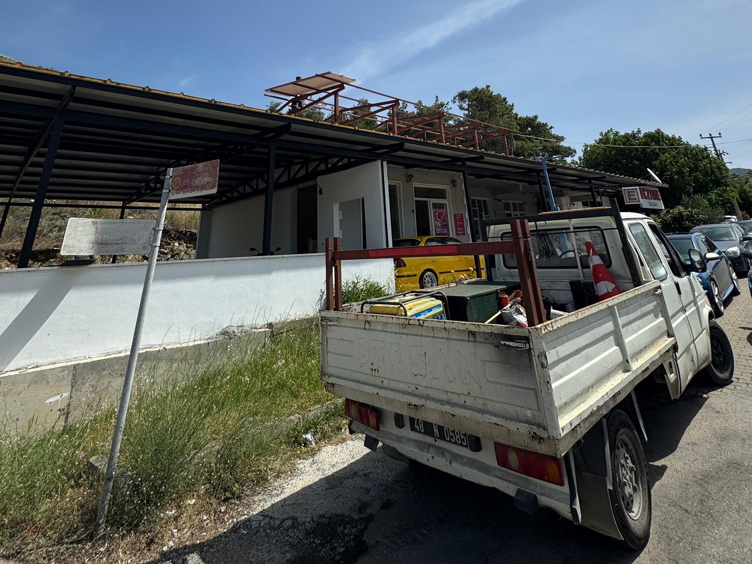 marmaris-belediyesi-ekiplerinin-dikkatsizligi-ormani-kule-cevirdi