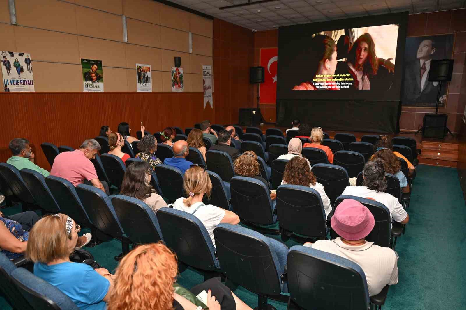 mersinde-frankofon-film-festivali-sinemaseverlerle-bulustu