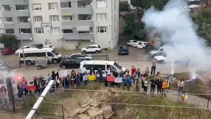 ogrencilerden-hasta-ogretmenlerine-duygu-dolu-ziyaret