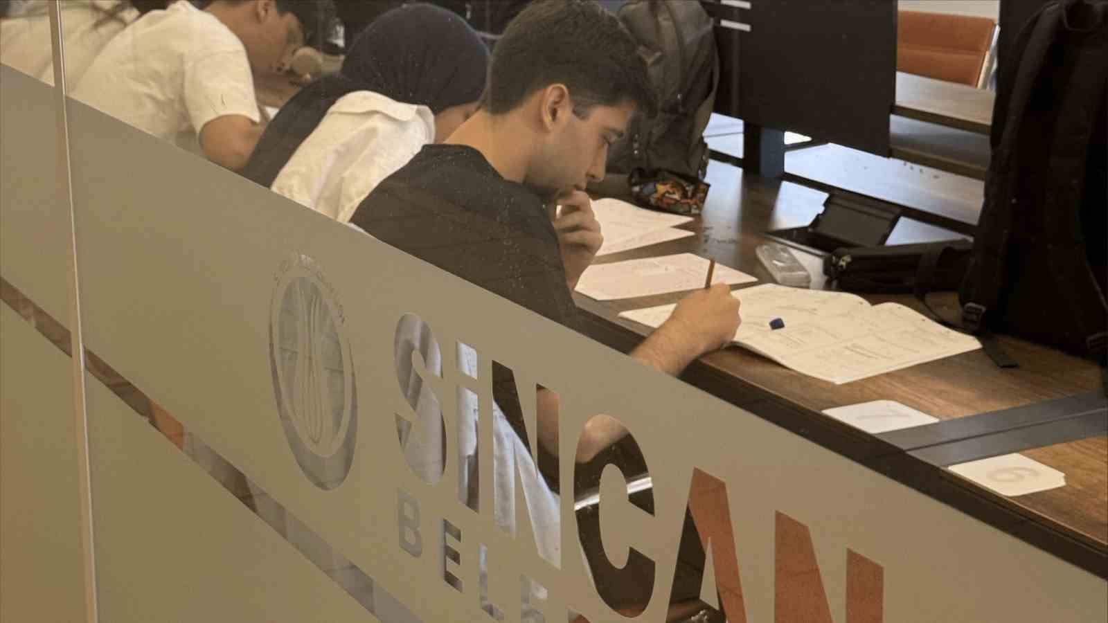 sincan-millet-kiraathanelerinde-ayt-deneme-sinavi-yapildi
