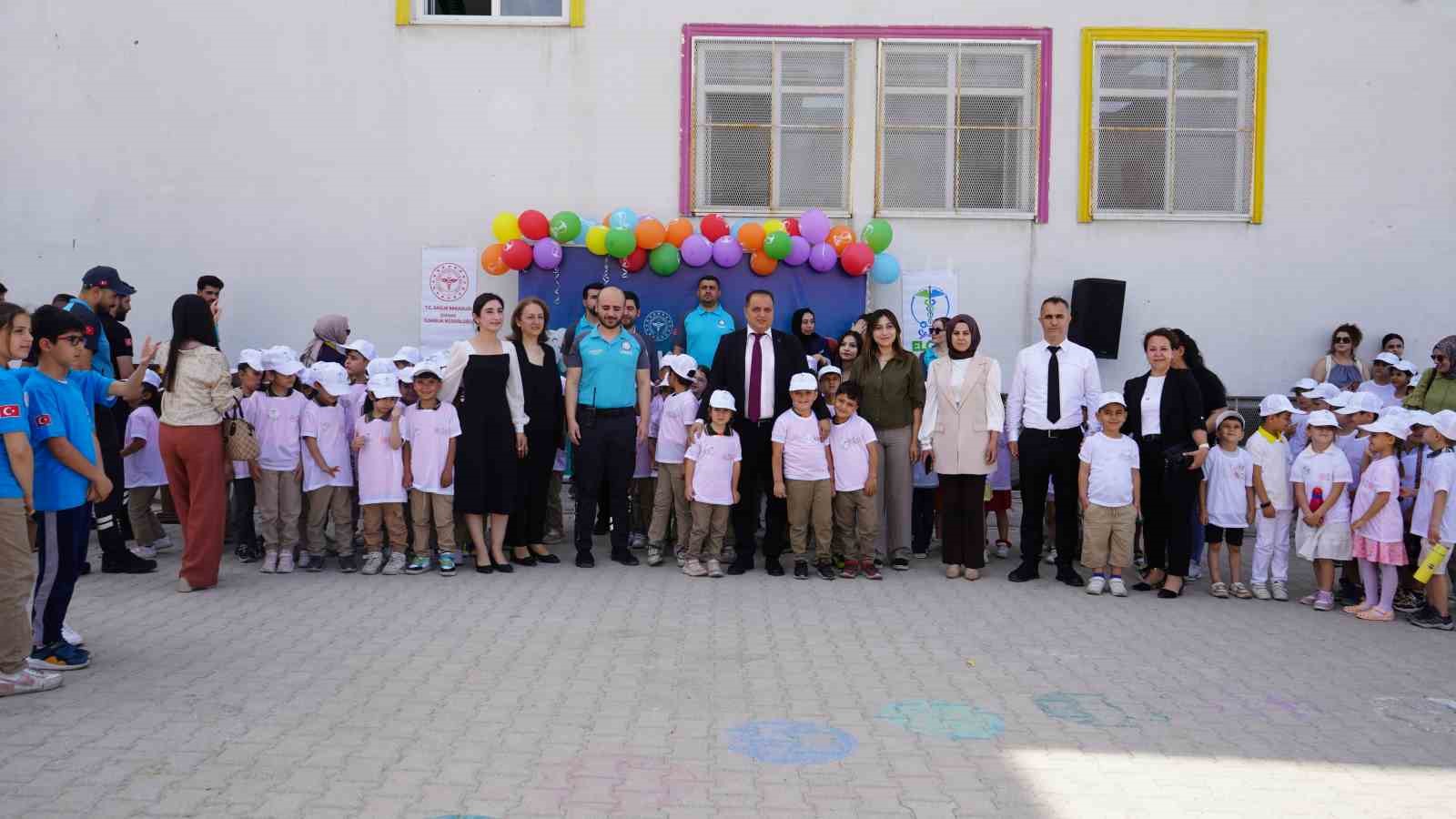 sirnakta-cocuklara-erken-yasta-saglik-bilinci-asilaniyor