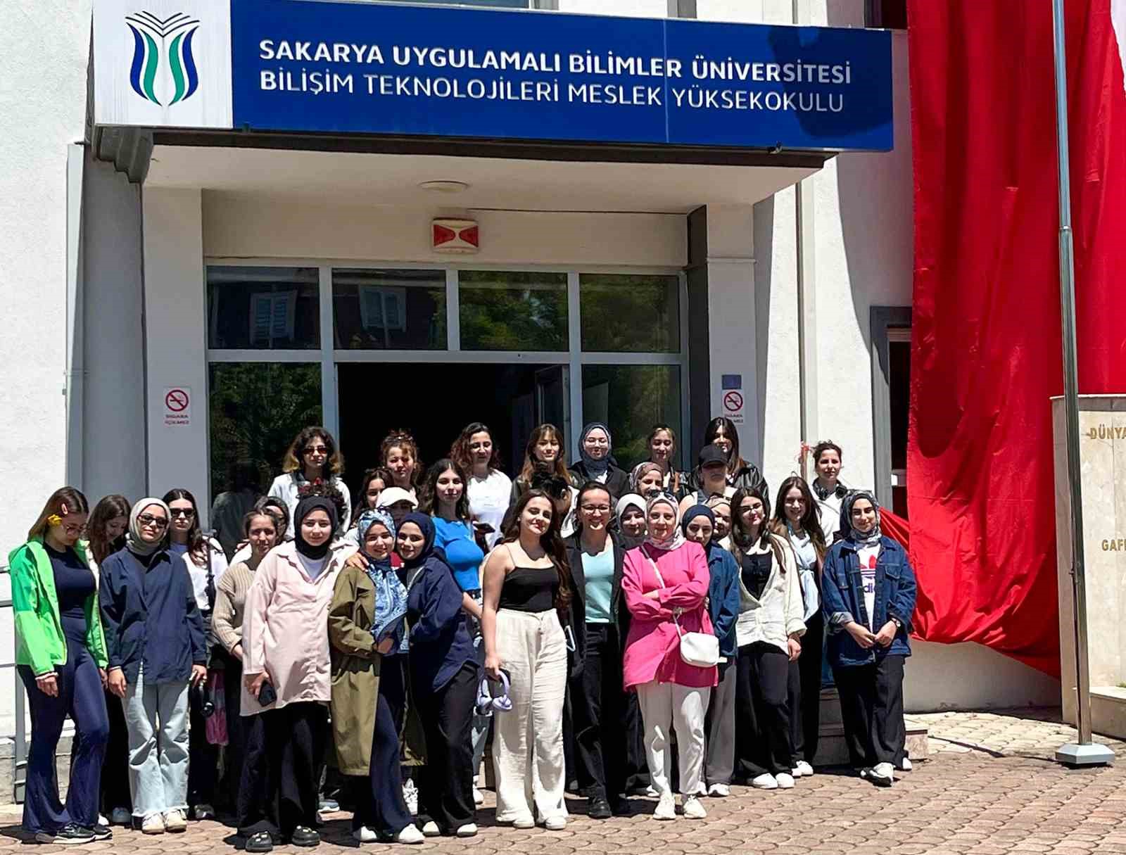 subu-ogrencileri-kefkende-genclik-kampina-katildi
