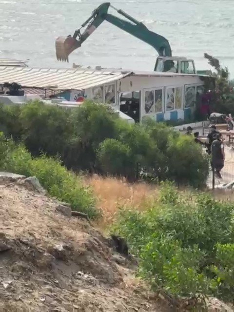 adana-karatasta-baraka-restoranlar-yikiliyor
