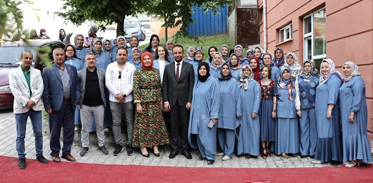 baskan-yardimcisi-ertekinden-el-emegine-ziyaret