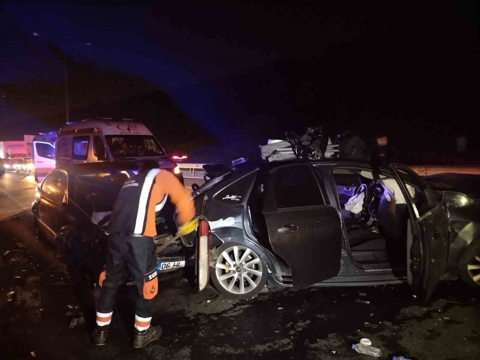 beykozda-5-aracli-zincirleme-trafik-kazasi-7-yarali