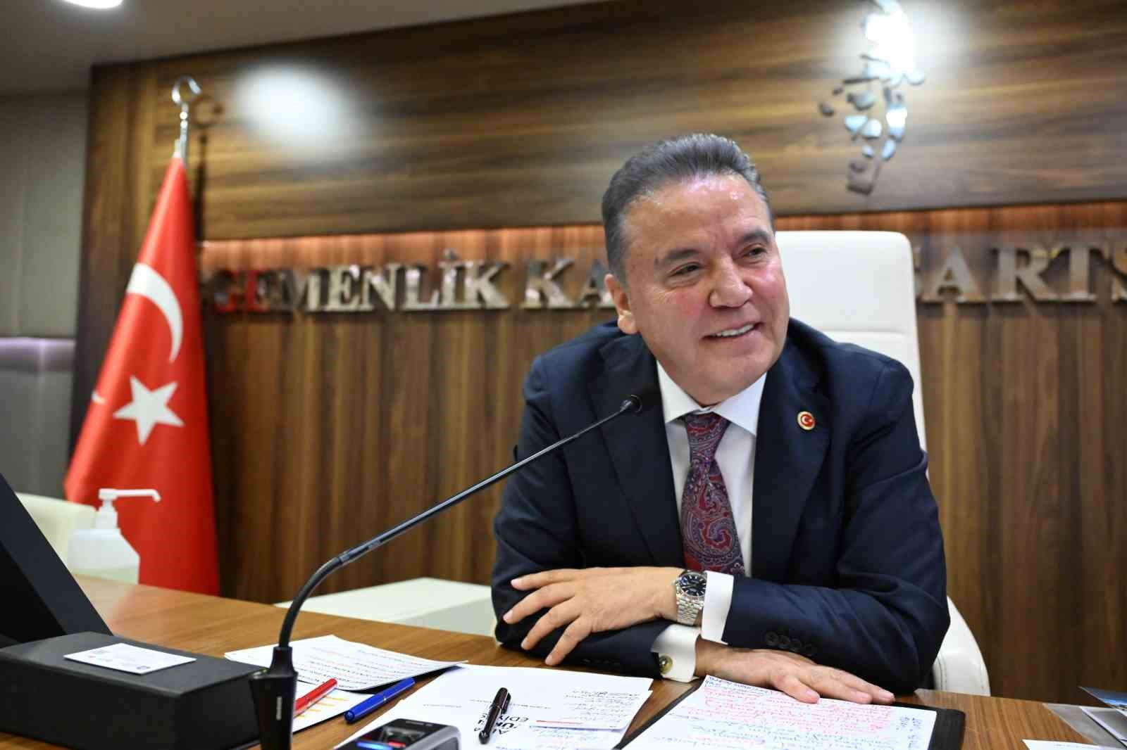buyuksehir-belediye-baskani-muhittin-bocek-anjiyo-oldu