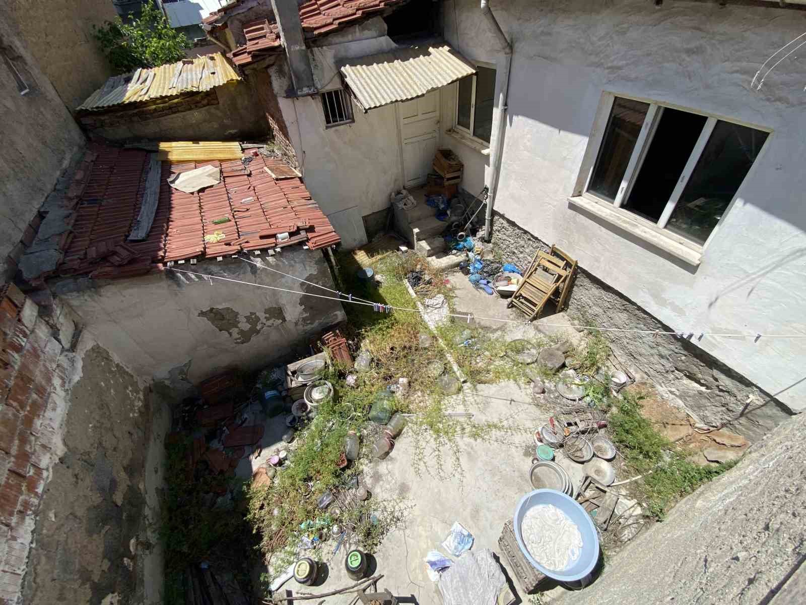 cop-ev-mahalleliyi-isyan-ettirdi