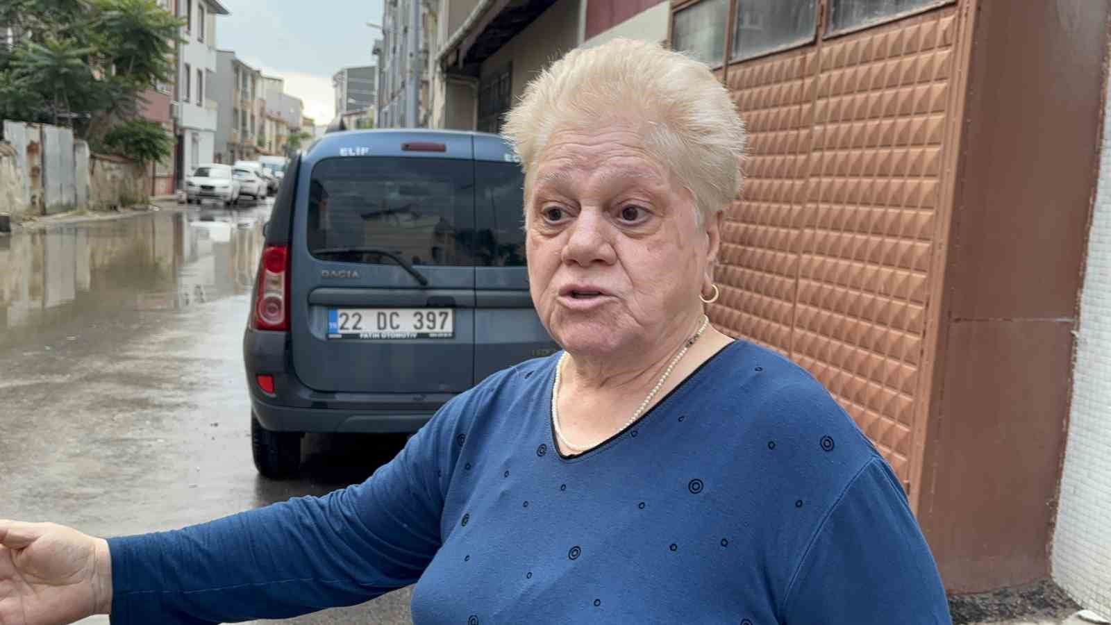edirnede-saganak-yollari-gole-cevirdi