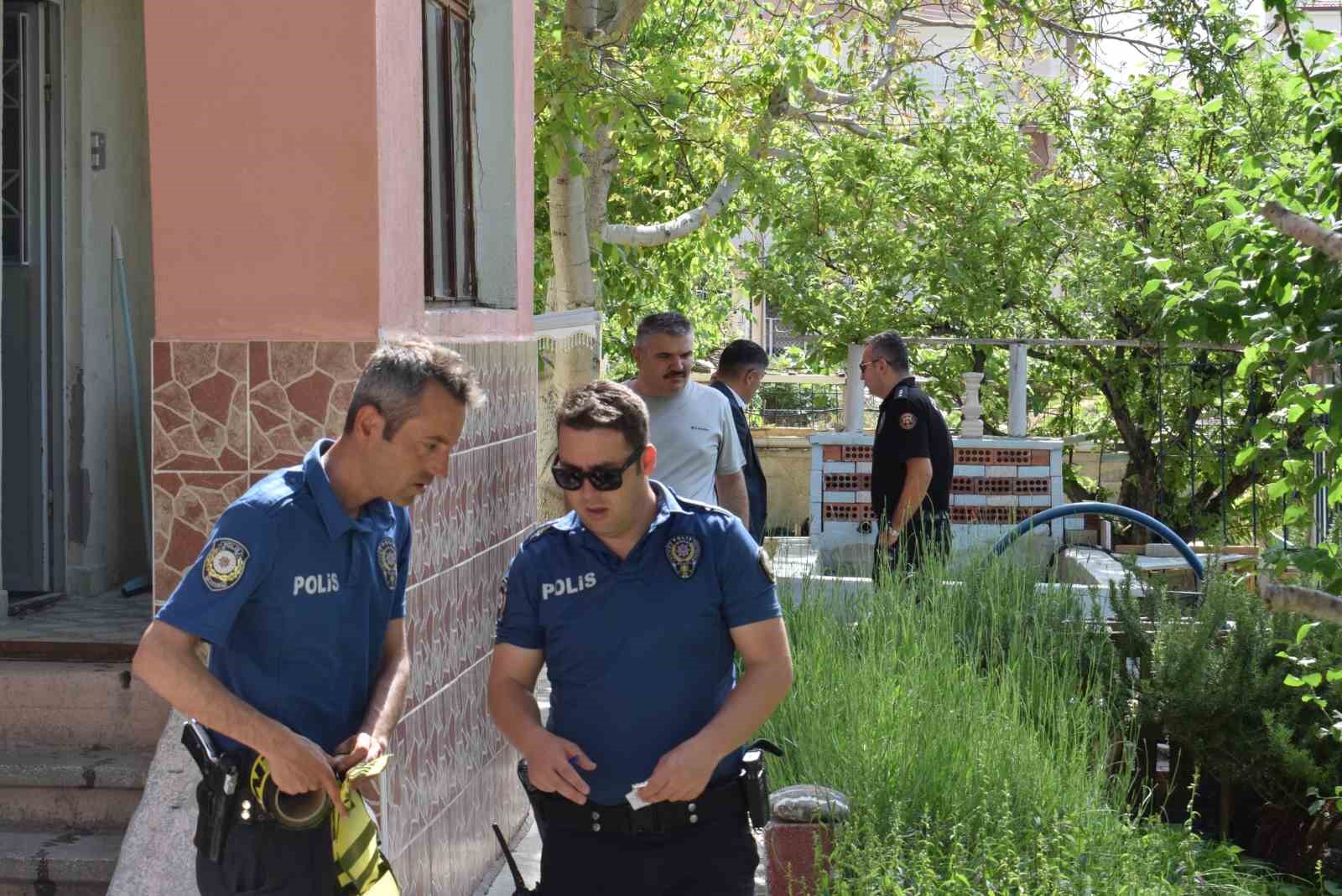 karamanda-havuza-dusen-3-yasindaki-cocuk-yasam-mucadelesi-veriyor