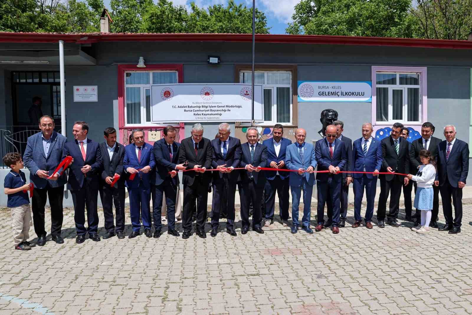 koy-okullarina-teknoloji-destegi