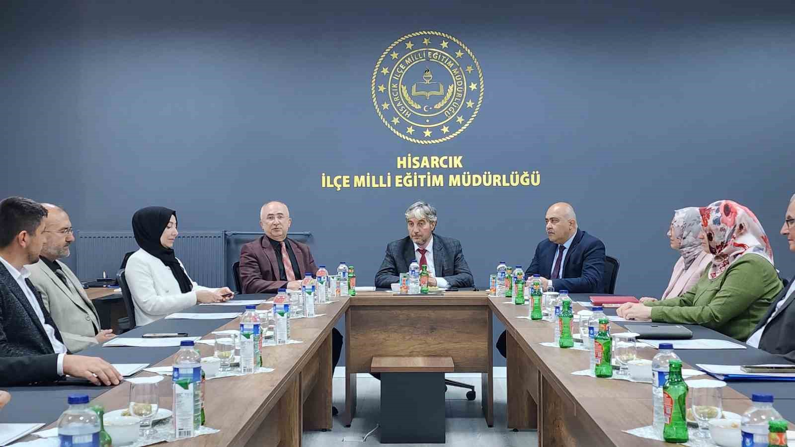 kutahya-il-milli-egitim-muduru-yilmaz-hisarcikta-okul-ve-kurum-mudurleriyle-bulustu
