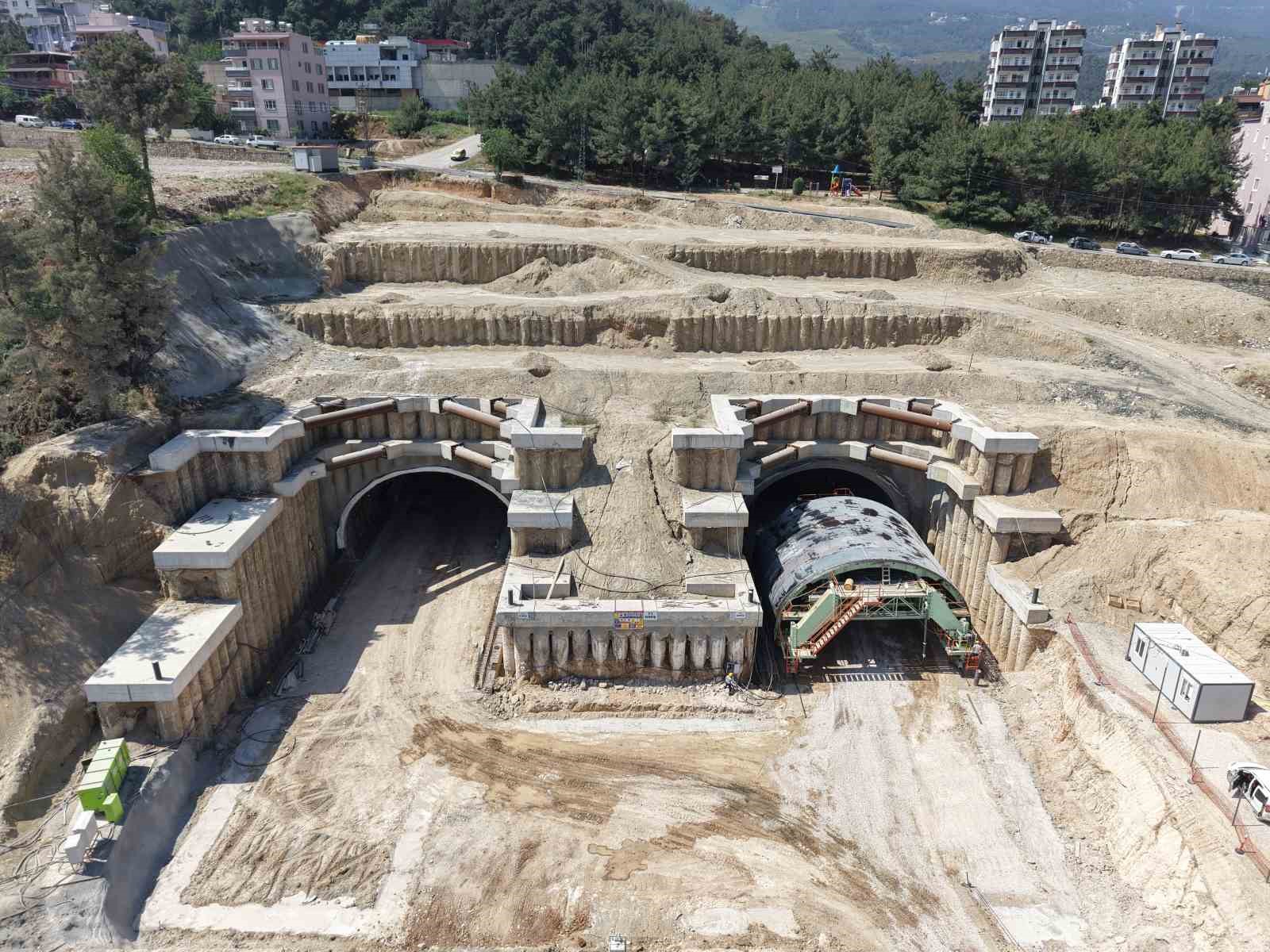 milli-butcenin-en-buyuk-yatirimlarindan-iskenderun-antakya-otoyolunda-amanos-daglari-tunellerle-asiliyor