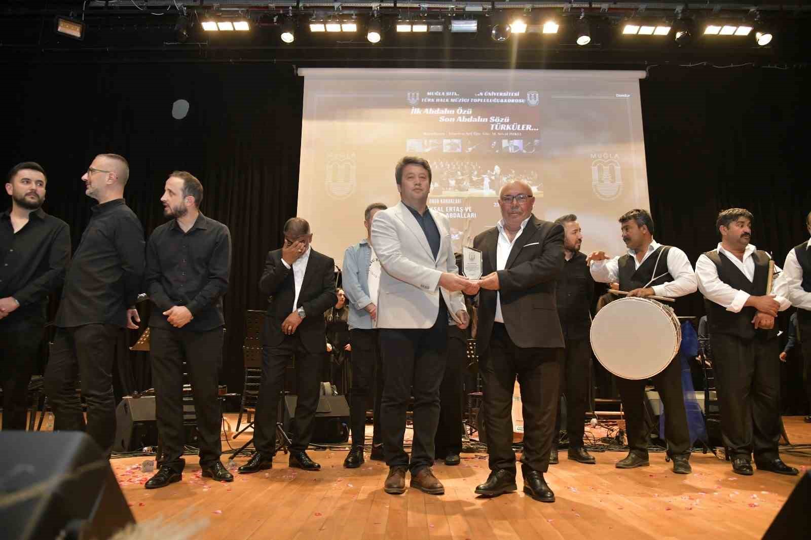 mskude-turku-gecesi-koksal-ertas-ve-kirsehir-abdallari-sahne-aldi