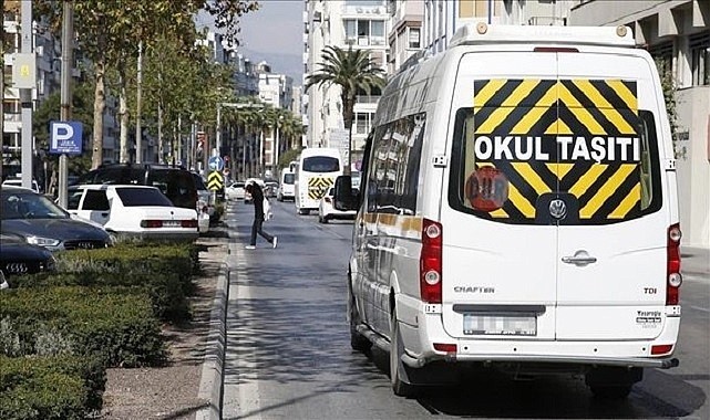 okul-servis-araclarinda-yas-siniri-bir-yil-daha-uzatildi