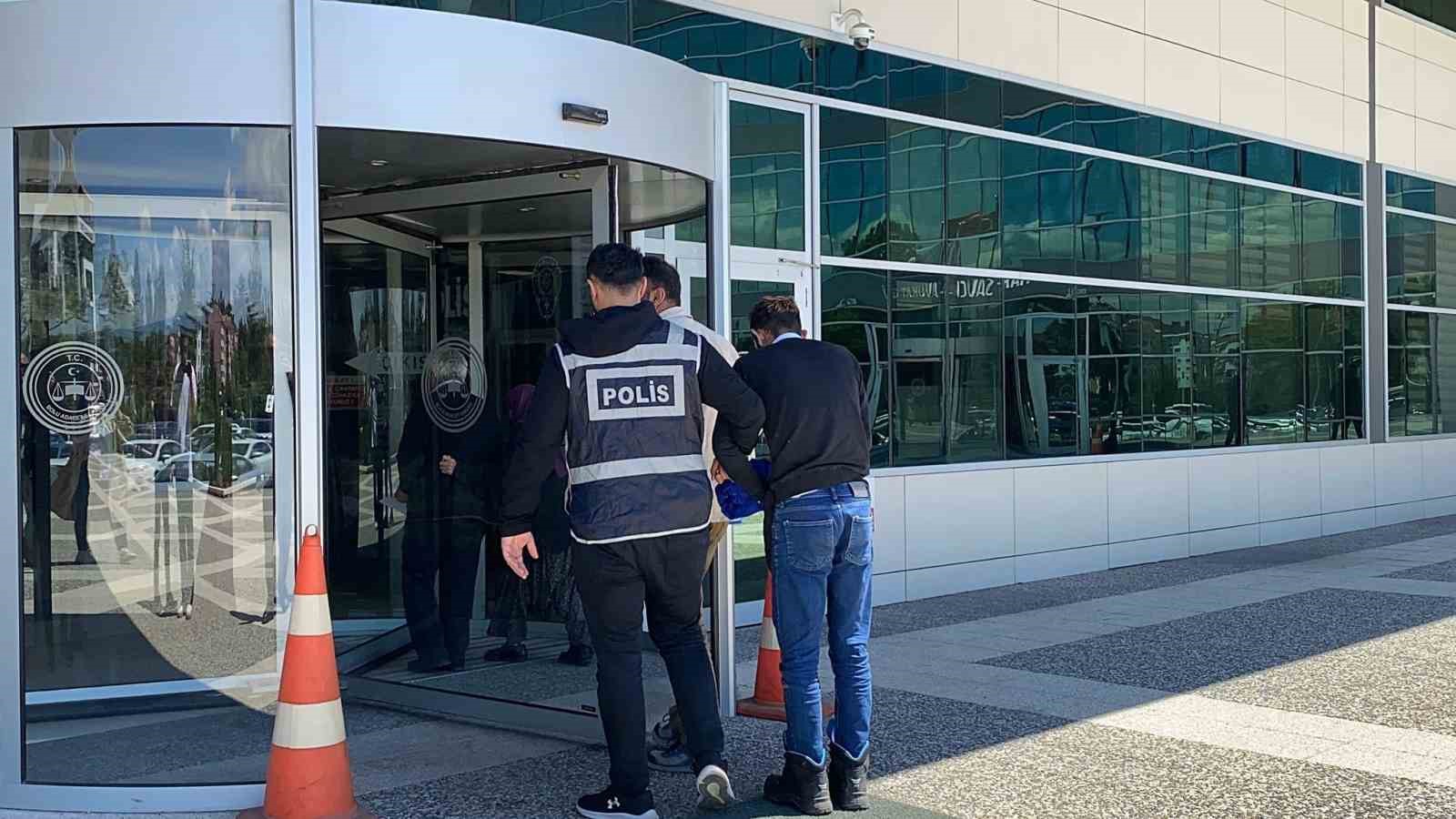 polis-65-saat-kayit-inceledi-2-hirsiz-tutuklandi