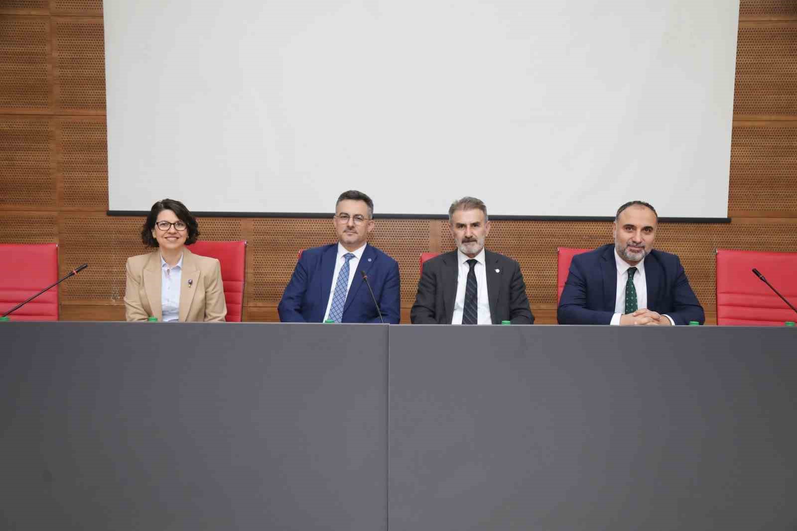 rektor-caglardan-ogrencilere-yurt-mujdesi