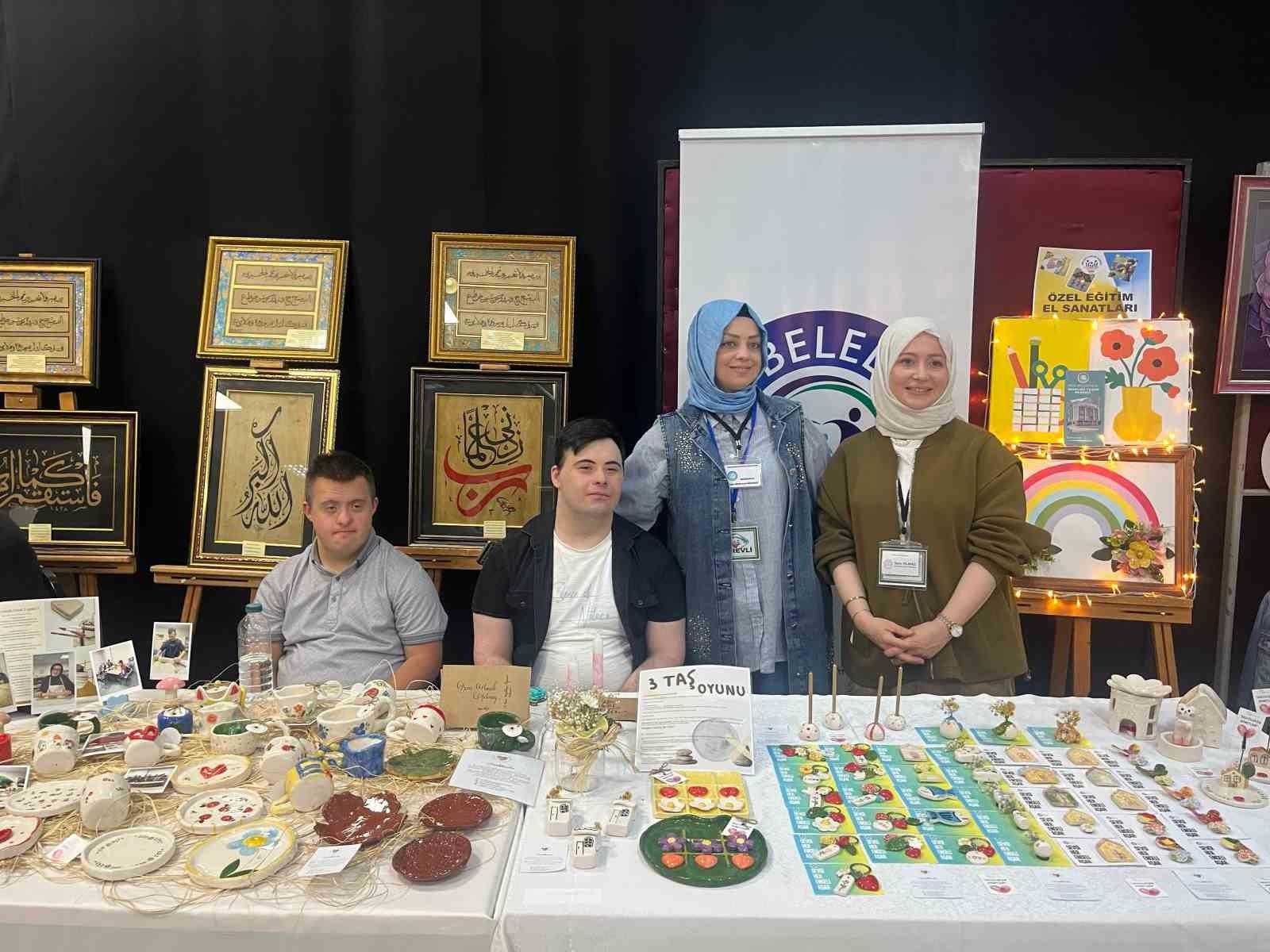 rizede-kursiyerlerin-el-emekleri-gorucuye-cikti