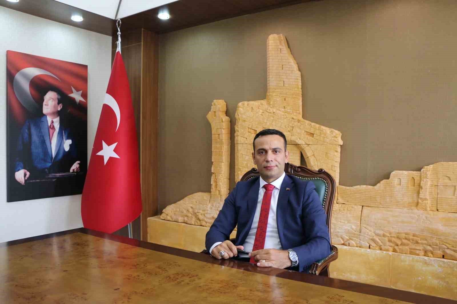 sirnakta-1-vali-yardimcisi-ve-2-kaymakam-yeri-degisti