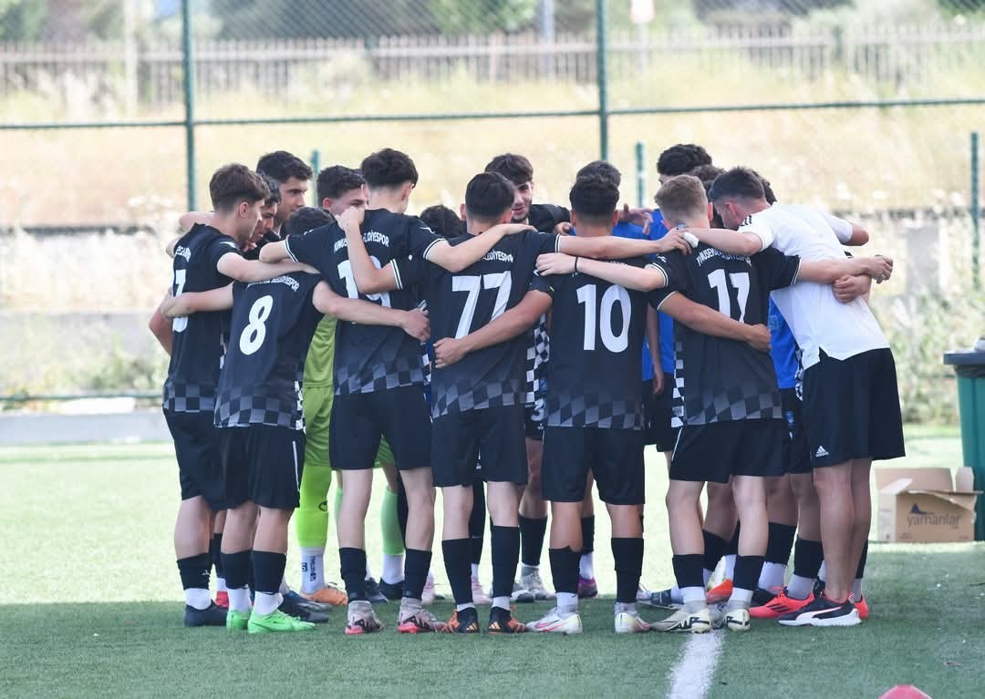 yunusemrenin-u17leri-namaglup-il-sampiyonu-oldu