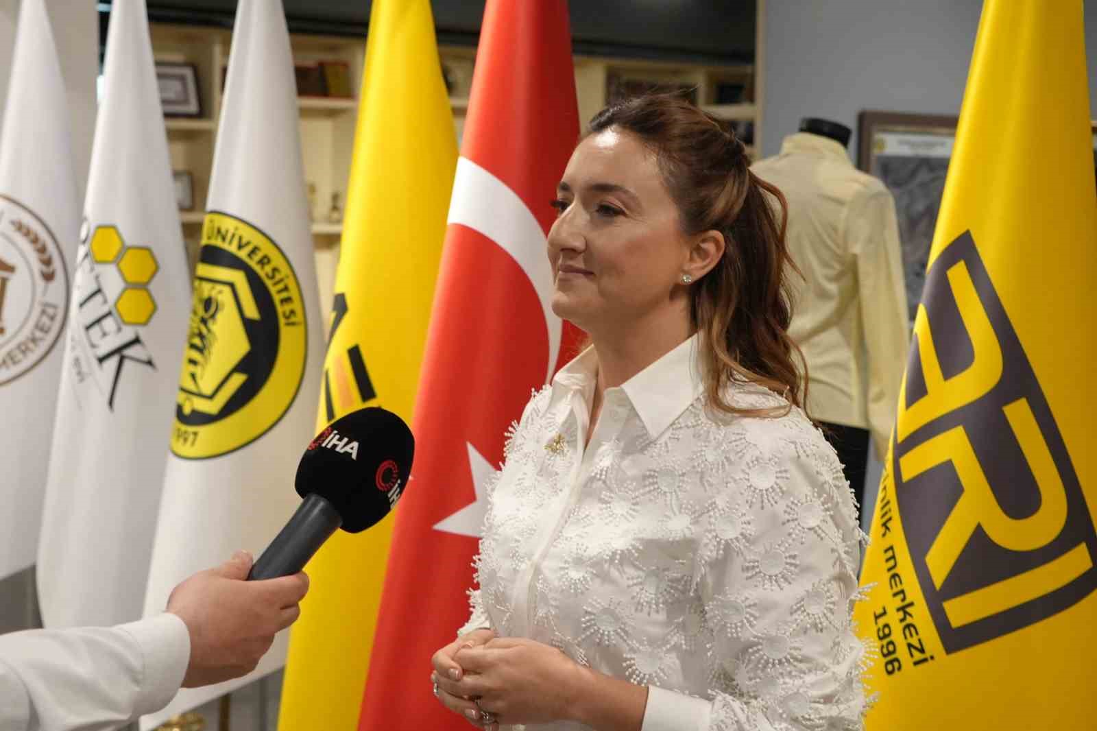ari-kultur-sanat-merkezi-sanatseverlerin-hizmetine-acildi
