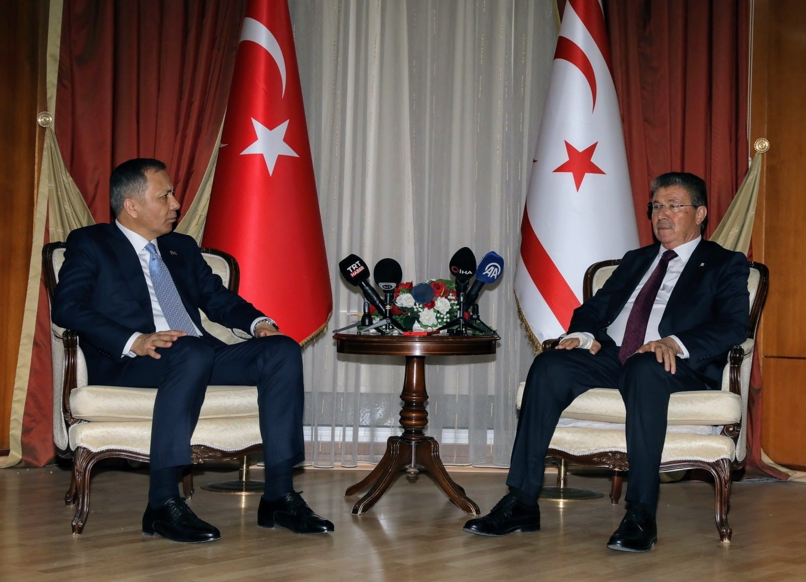bakan-yerlikaya-kktc-basbakani-ustel-ile-gorustu