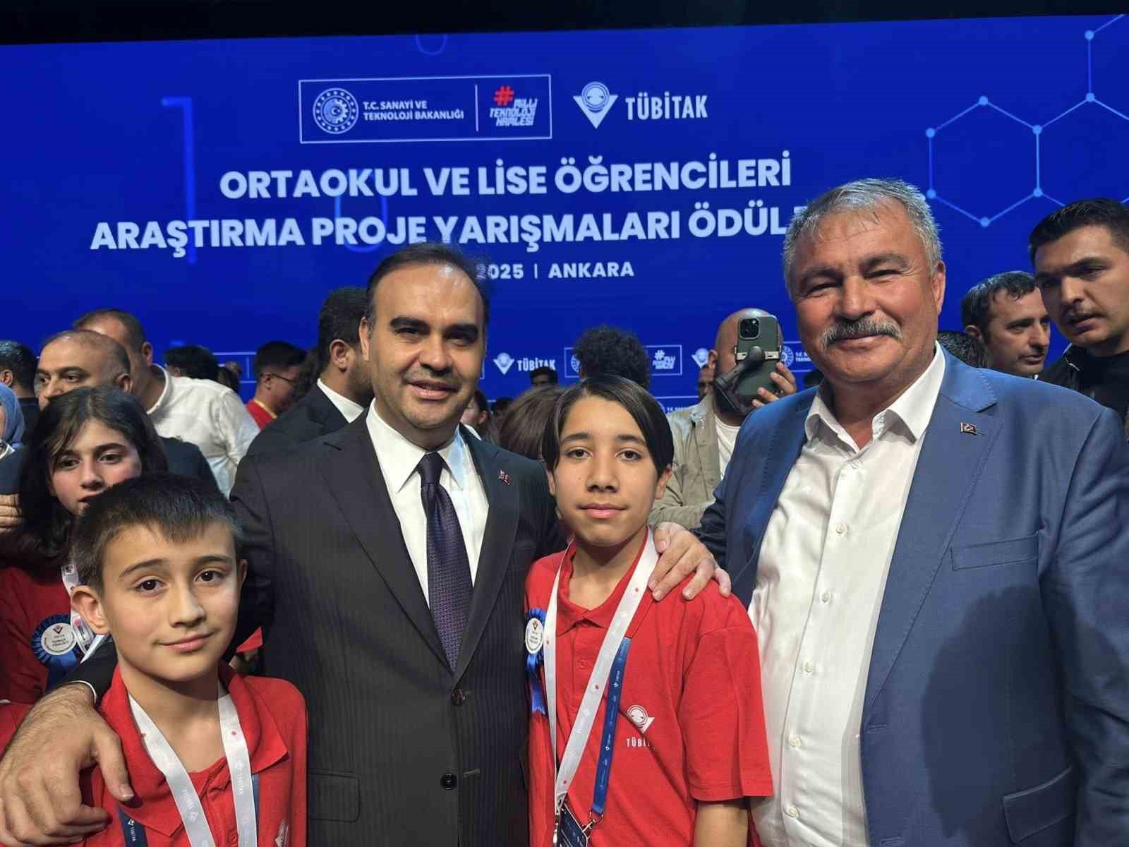 beyagacin-gururlari-proje-yarismasinda-turkiye-2-oldu