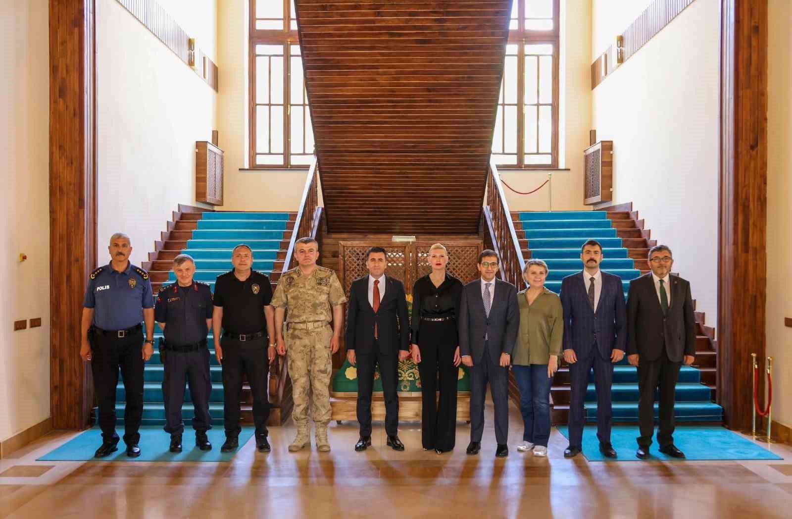 bilecik-valisi-sefik-aygole-protokolden-veda-ziyareti