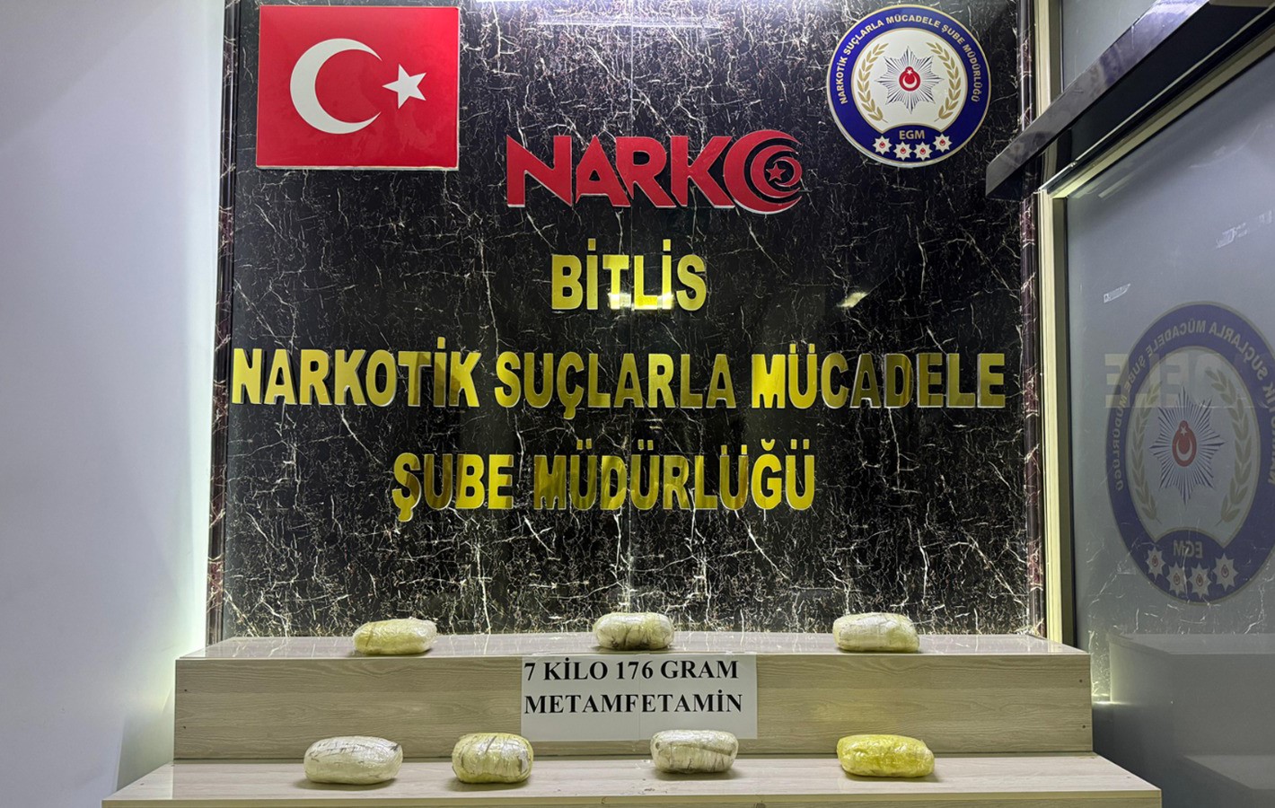 bitliste-7-kilo-176-gram-metamfetamin-ele-gecirildi