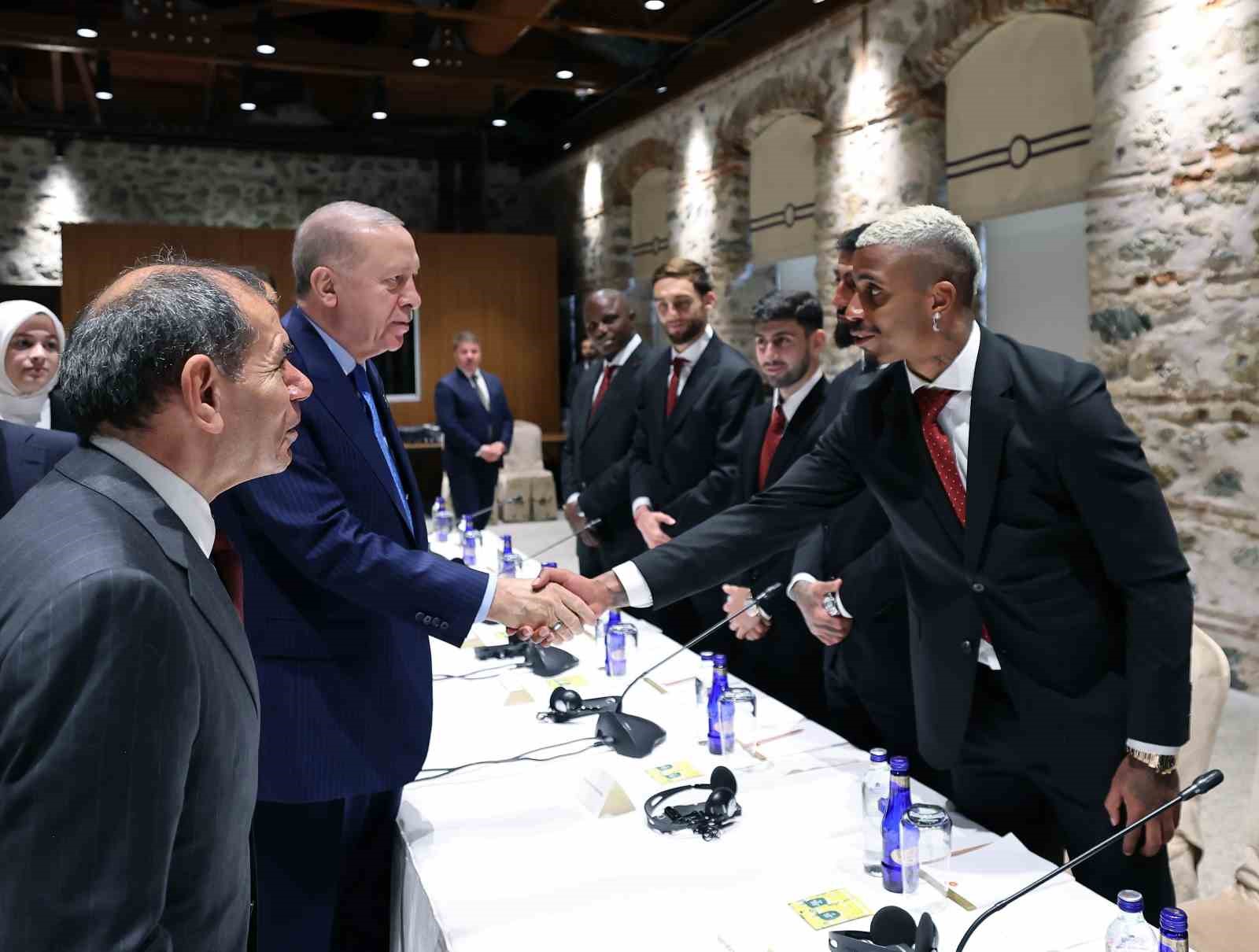 cumhurbaskani-erdogan-galatasarayi-kabul-etti