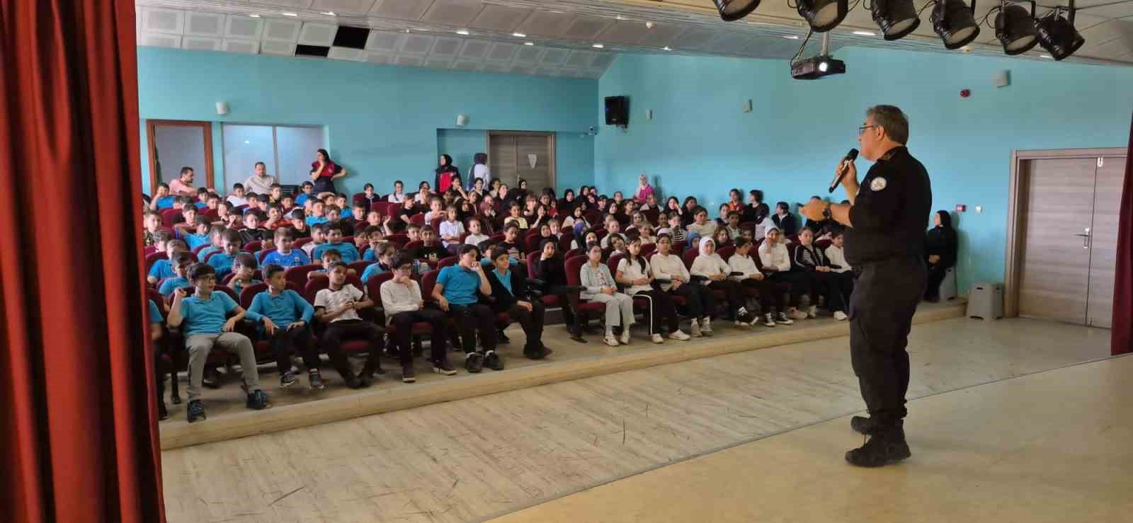 daricada-900-ogrenciye-afet-farkindalik-egitimi-verildi