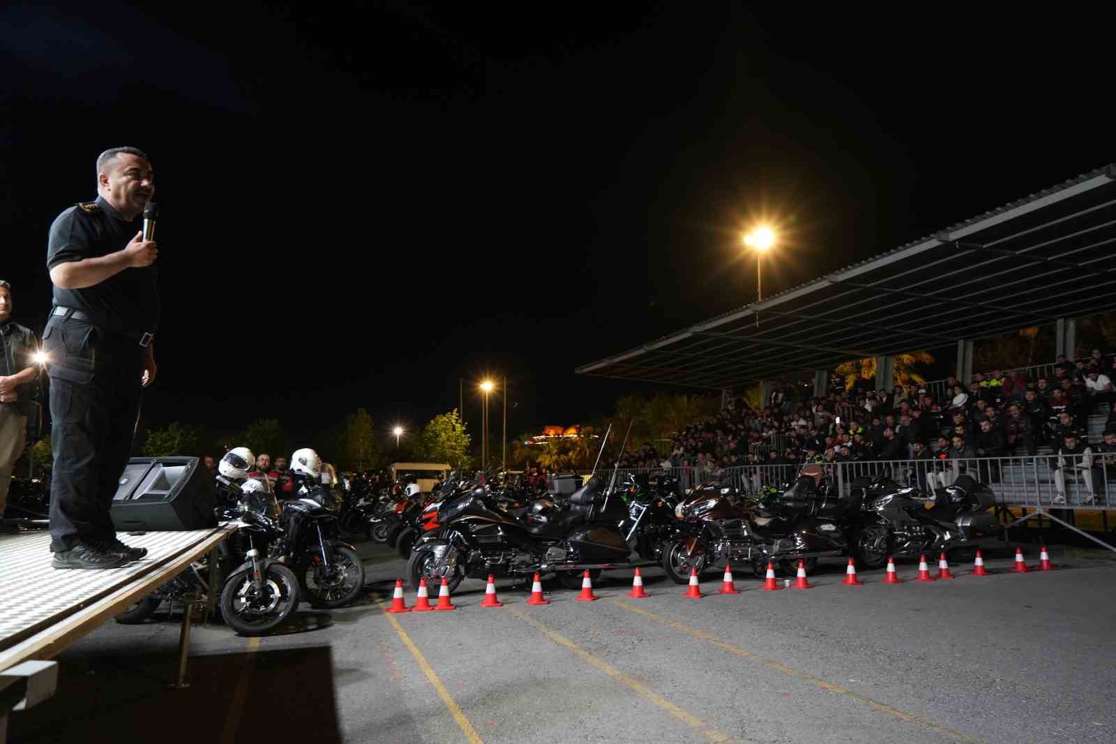 emniyet-muduru-aribas-motosiklet-suruculerine-seslendi-samsunda-kask-duyarliligi-olusturalim