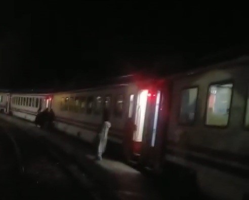 erzincanda-heyelan-nedeniyle-dogu-ekspresi-ilic-tren-garinda-bekletiliyor