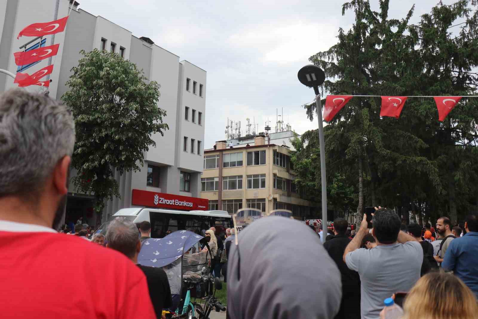 film-degil-gercek-sehir-sehir-gezip-100un-uzerinde-intihar-girisiminde-bulunmus