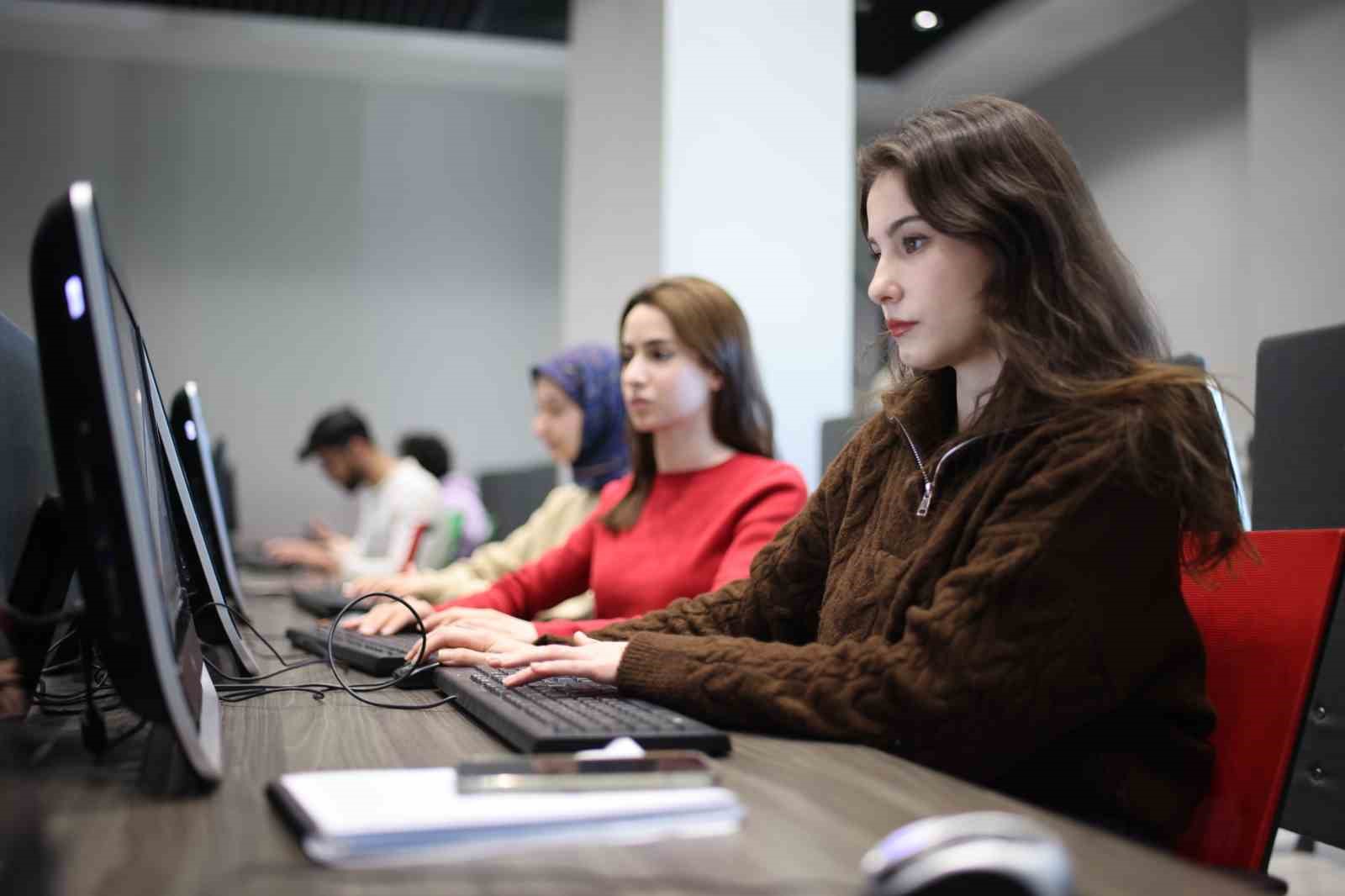 hasan-kalyoncu-universitesi-girisimci-ve-yenilikci-universiteler-arasinda-zirveye-yukseldi