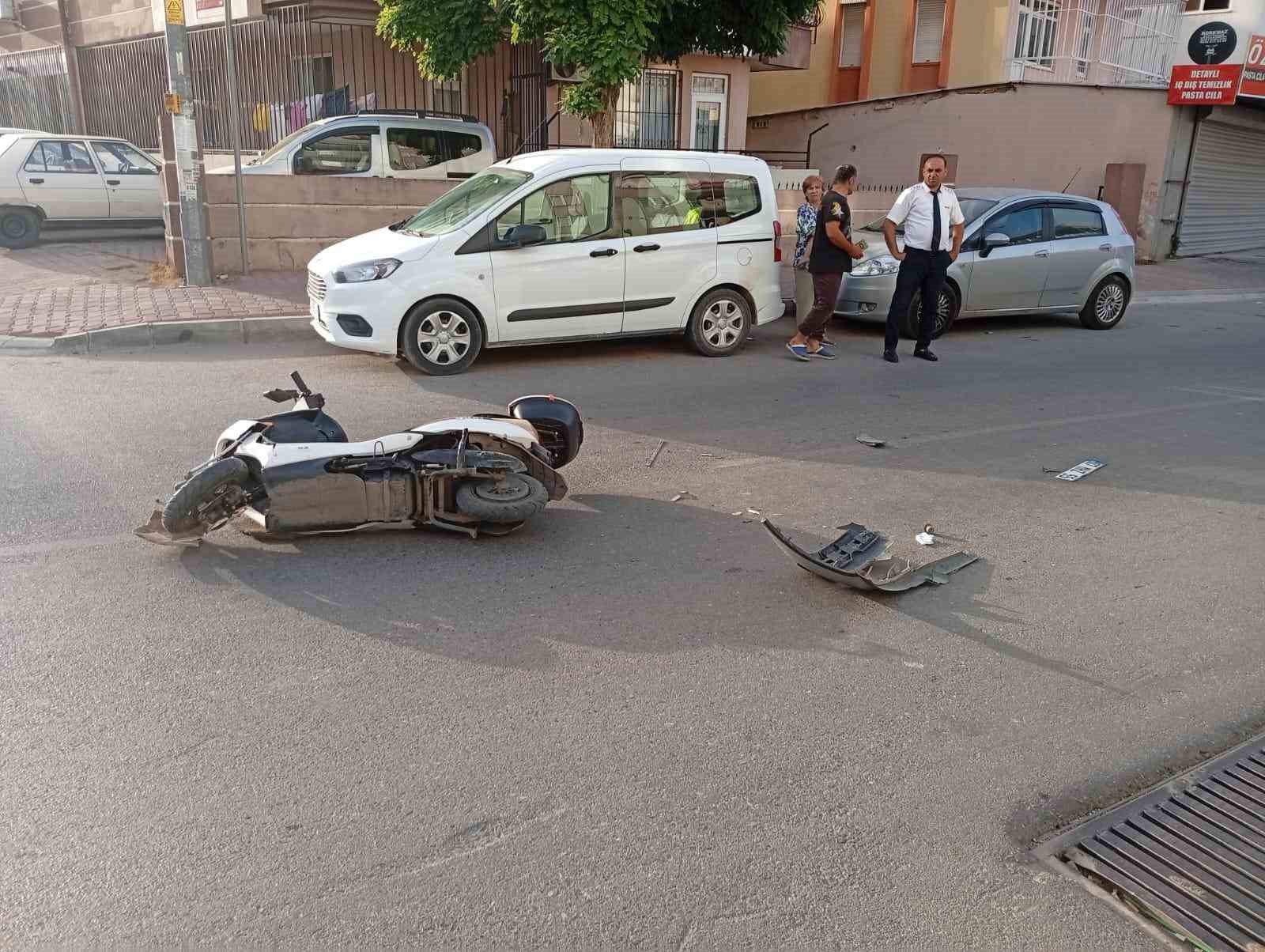 ise-giden-kadina-carpip-kacti-plakasi-ve-tamponu-olay-yerinde-kaldi