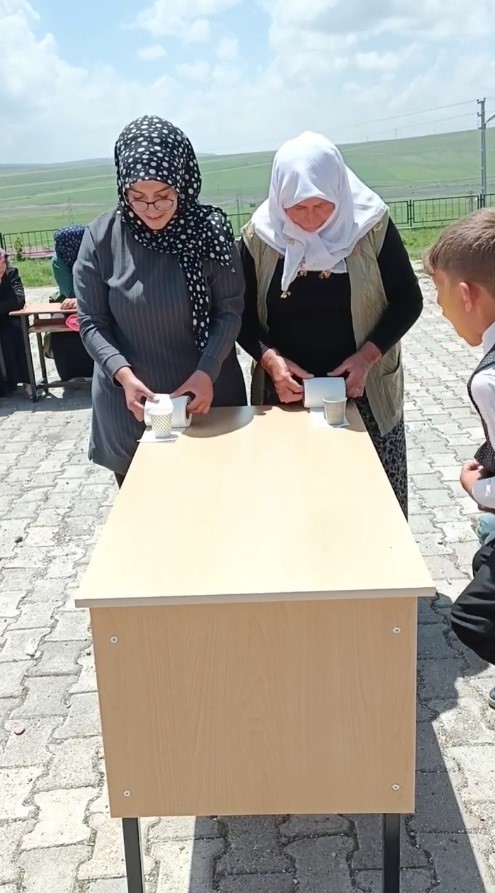 karsta-2025-aile-yili-ve-maarif-modeli-ebeveyn-okulu-egitimi