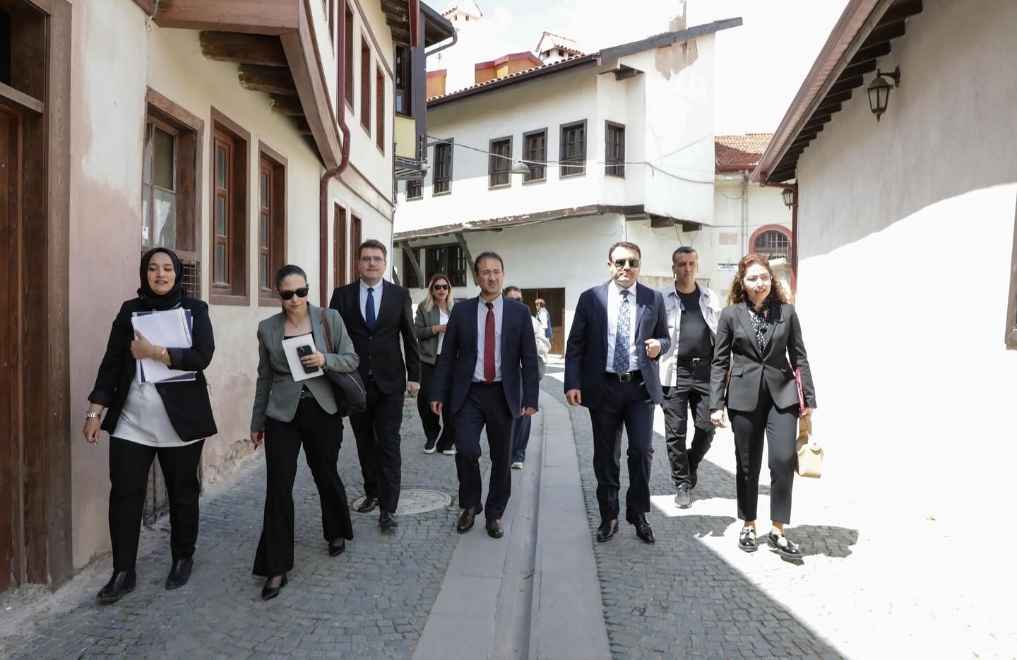 kutahyada-pekmez-pazari-sokak-sagliklastirma-projesi-yerinde-incelendi