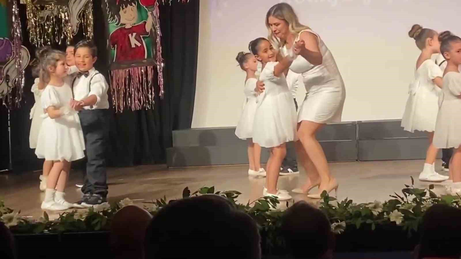 minik-danscinin-partnerinin-sahnede-ayakkabisi-cikinca-imdadina-ogretmeni-yetisti