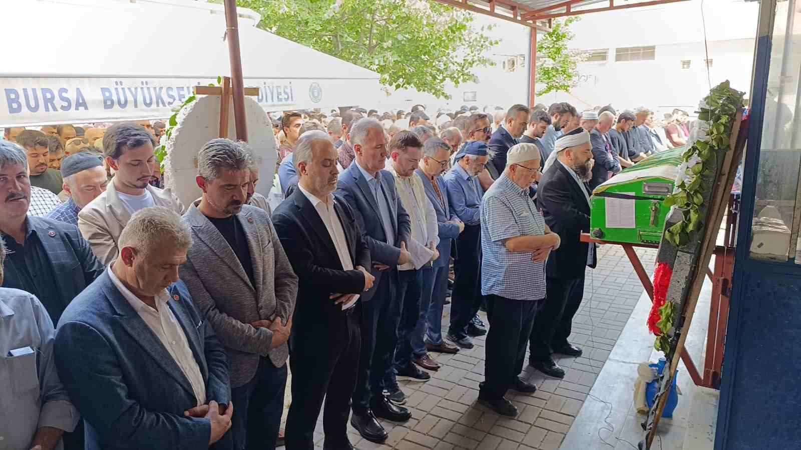 motosikletle-kazaya-karisan-muhtar-son-yolculuguna-ugurlandi