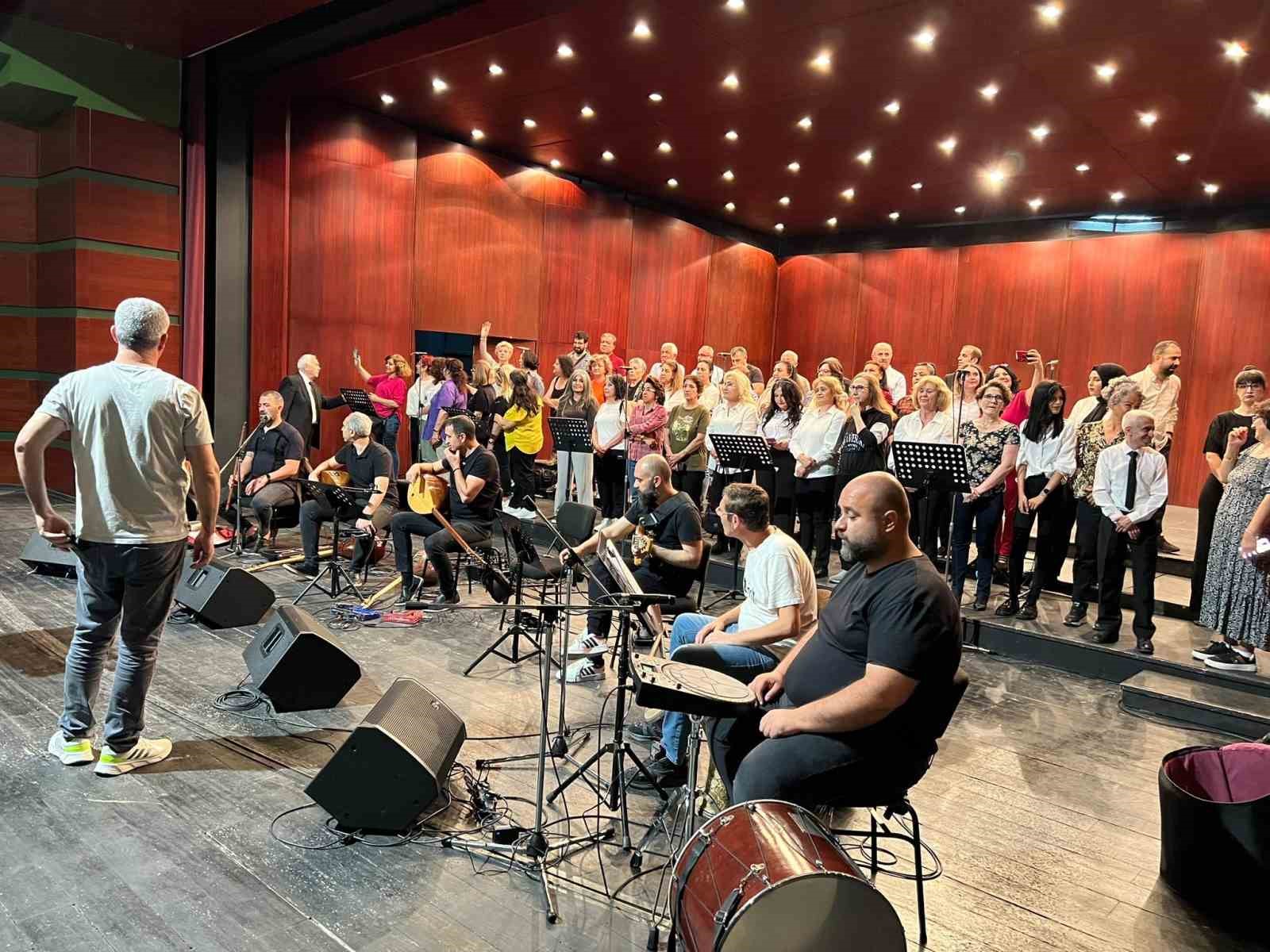 neset-ertas-turkuleri-konser-programi