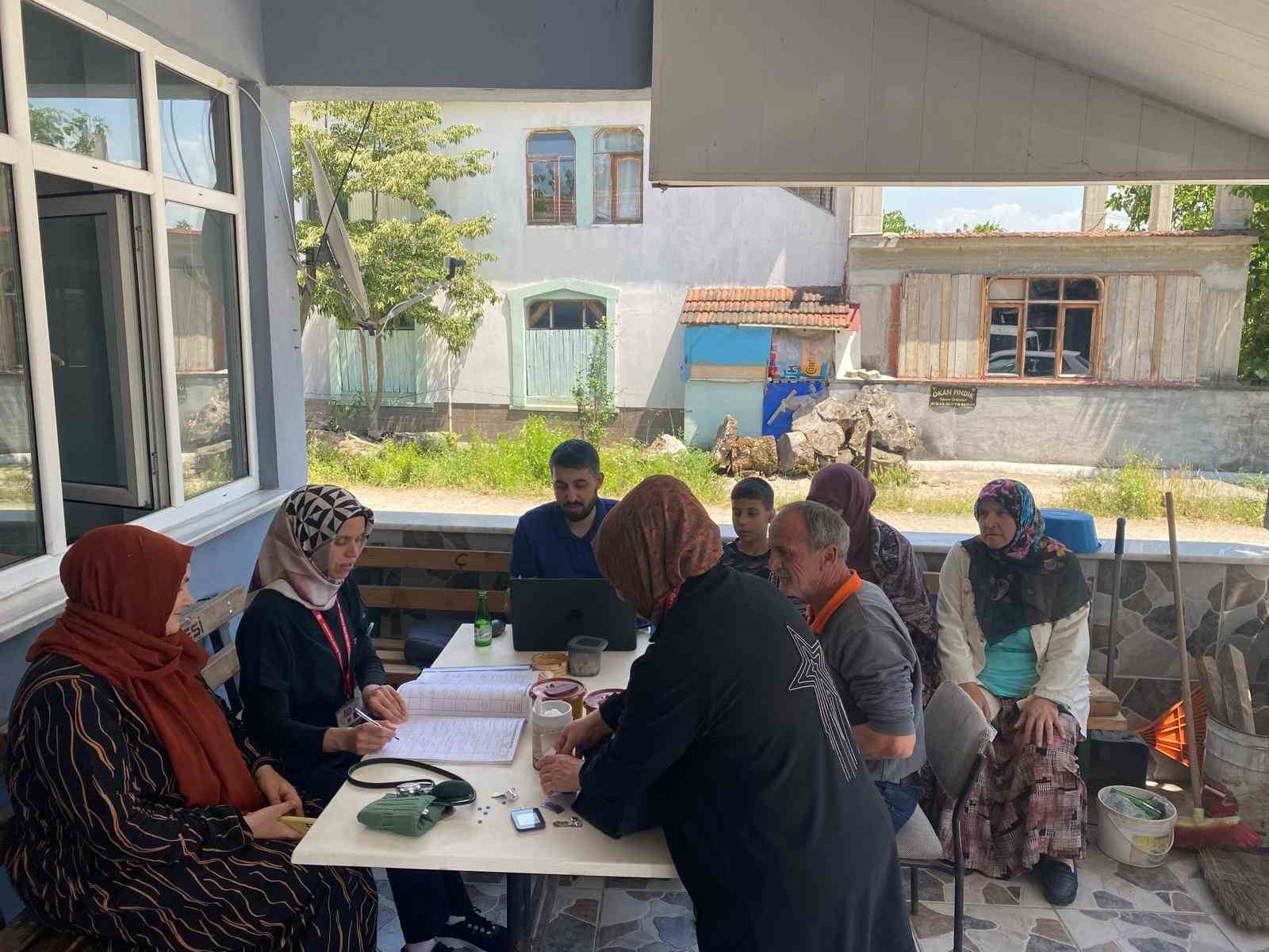 saglik-vatandasin-ayagina-gidiyor