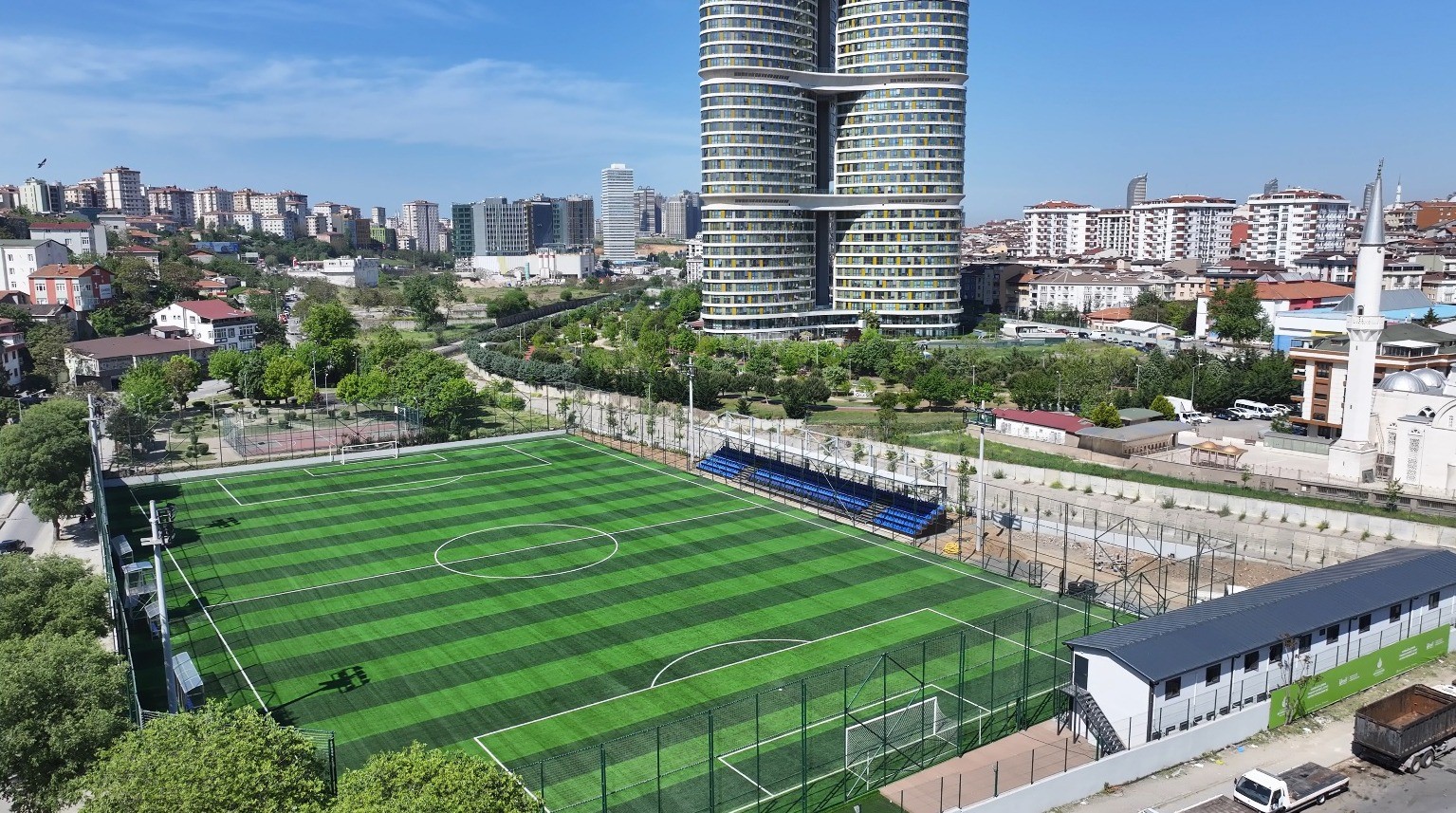 yenisahra-stadi-yenilendi-atasehirde-spor-altyapisi-guclendi
