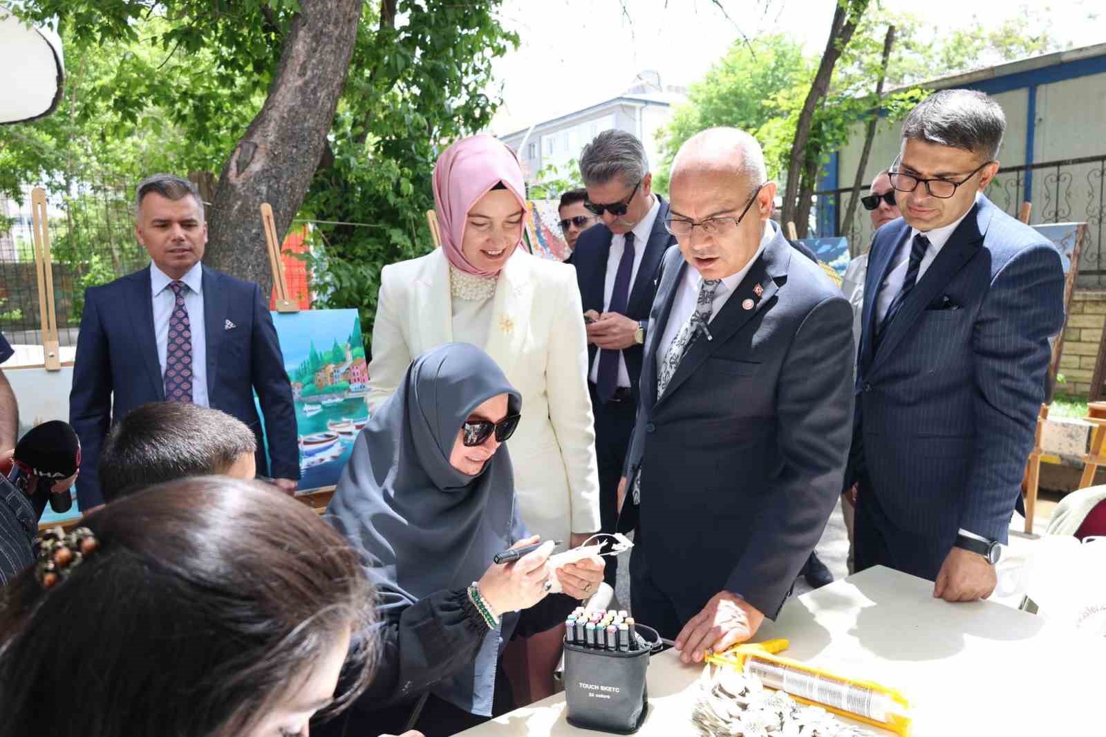 agrida-kursiyerler-el-emegi-urunlerini-sergiledi