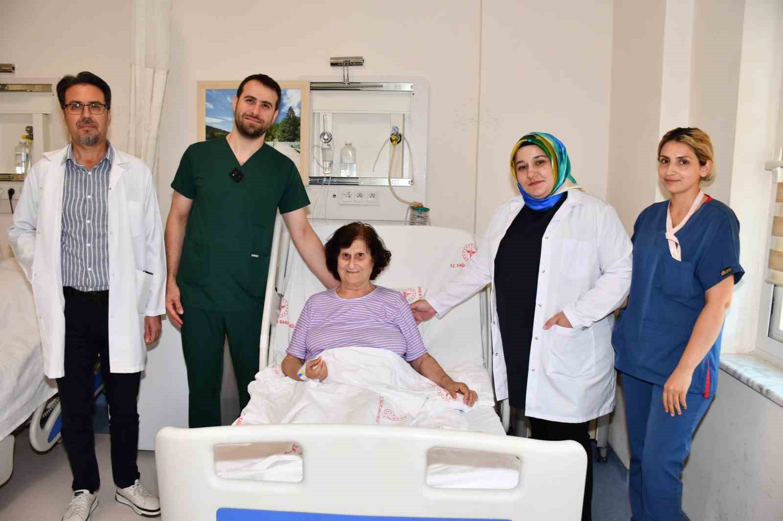 alanyada-ayni-anda-iki-basarili-akciger-kanseri-operasyonu