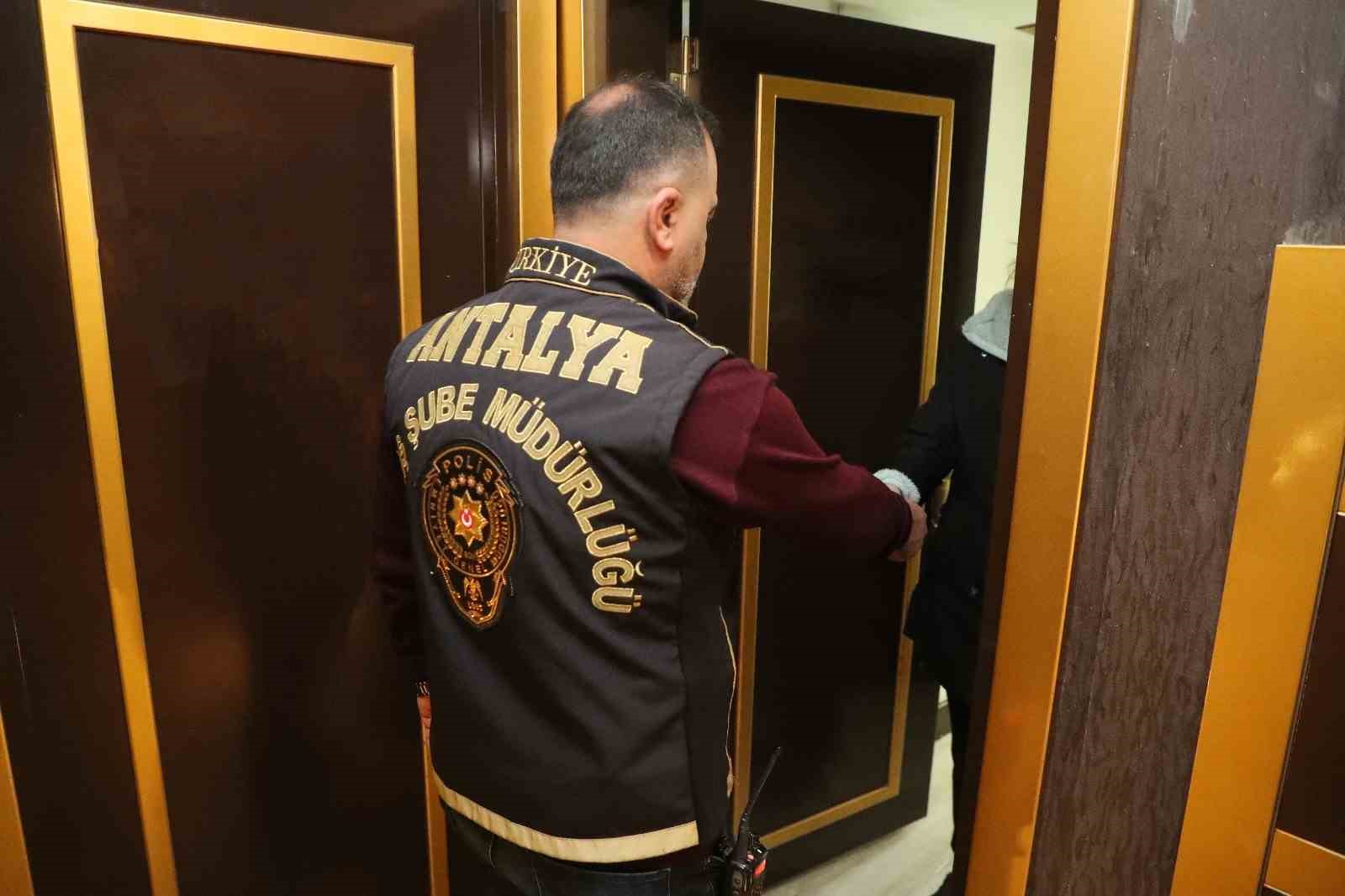 antalyada-gunubirlik-konaklama-yerlerine-denetim-1-isletme-ve-5-kisiye-ceza