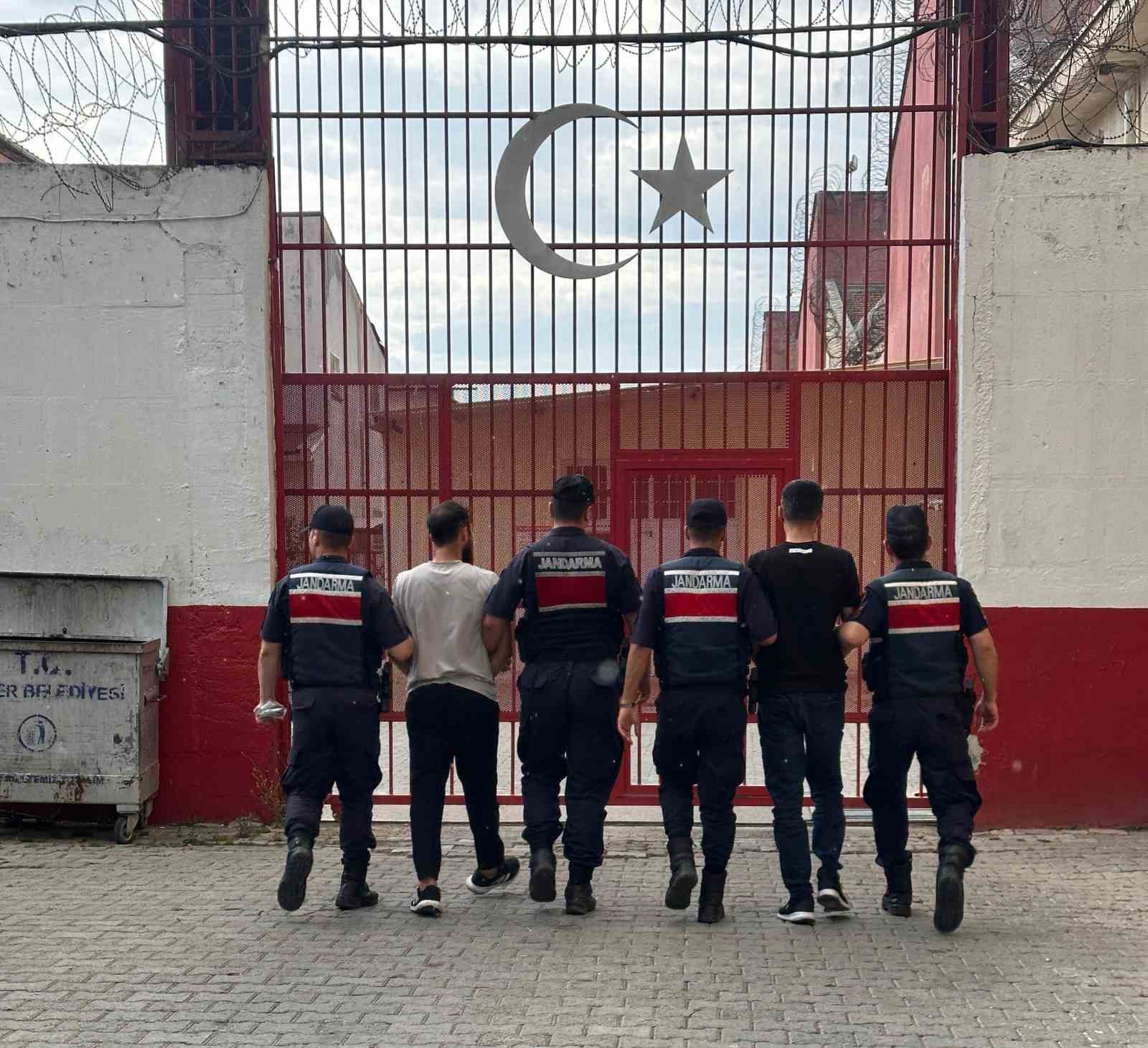 araci-kursunlayan-sahislar-tutuklandi