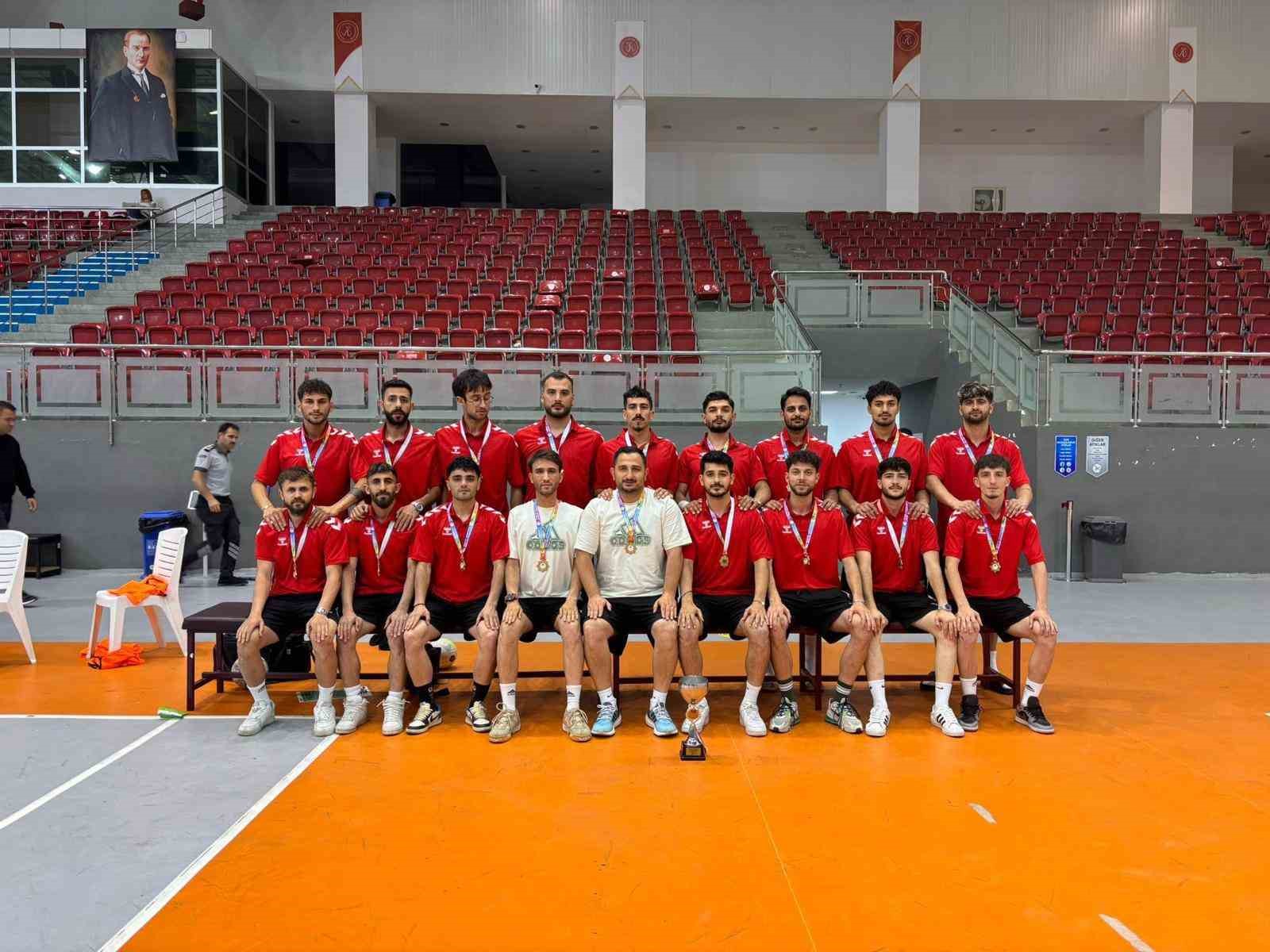 ataturk-universitesi-salon-futbolunda-da-turkiye-sampiyonu-olarak-super-lige-yukseldi
