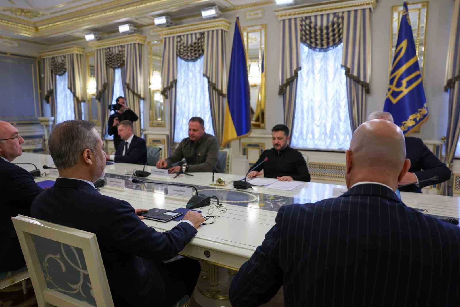 bakan-fidan-ukrayna-devlet-baskani-zelenskiy-ile-gorustu