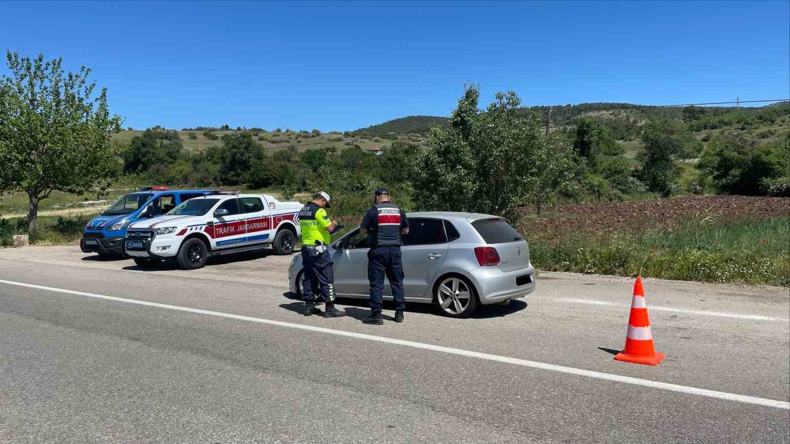 burdurda-275-araca-ceza-uygulandi-44-arac-trafikten-men-edildi